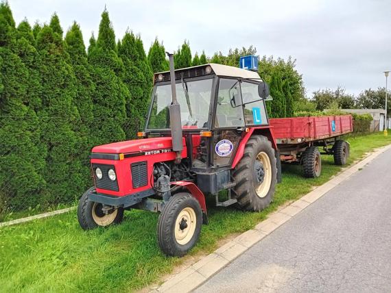 Zetor 7011 s vlečkou